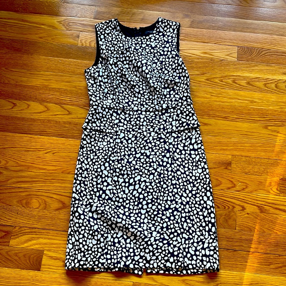 Ann Taylor petite black and white sheath dress. Perfect for summer! EUC